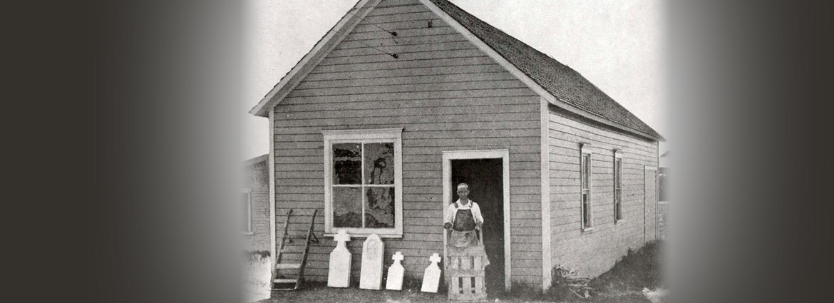 4 番目のスライド - 1897 年の建物と記念碑の写真